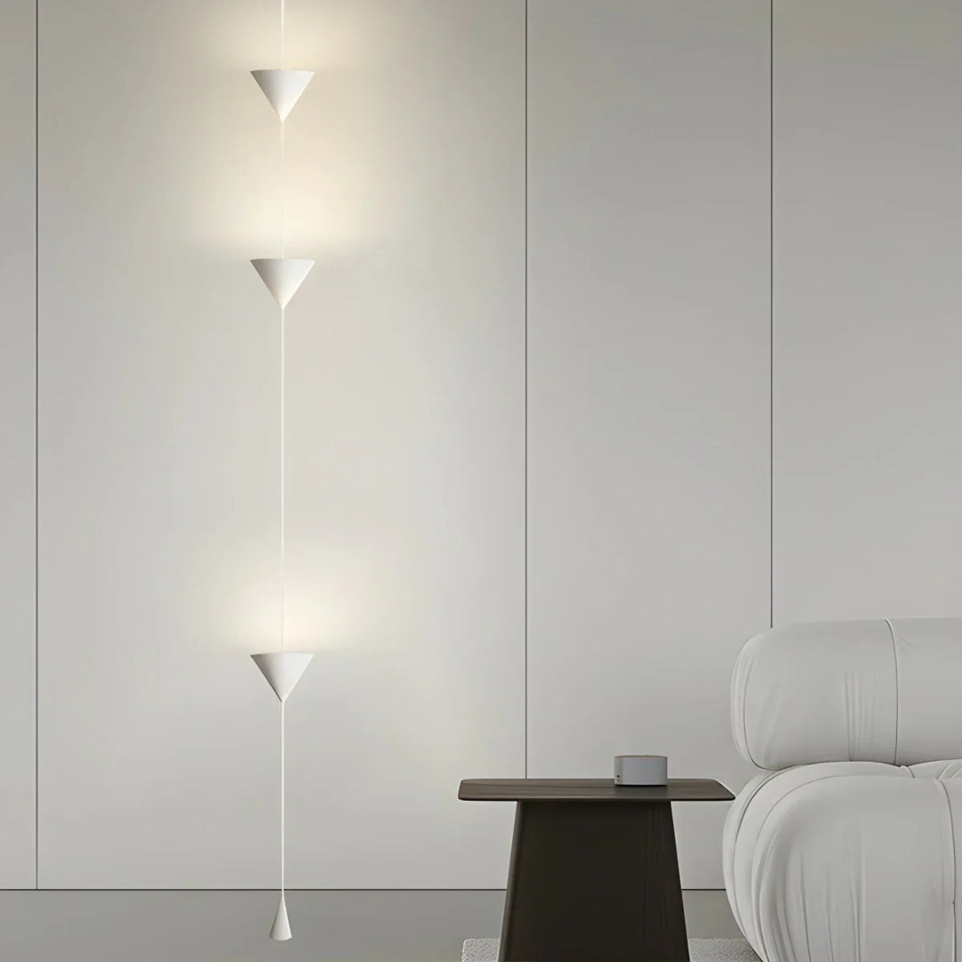 Minimalistyczna stożkowa lampa podłogowa – widok produktu 14 | Nuvira Home