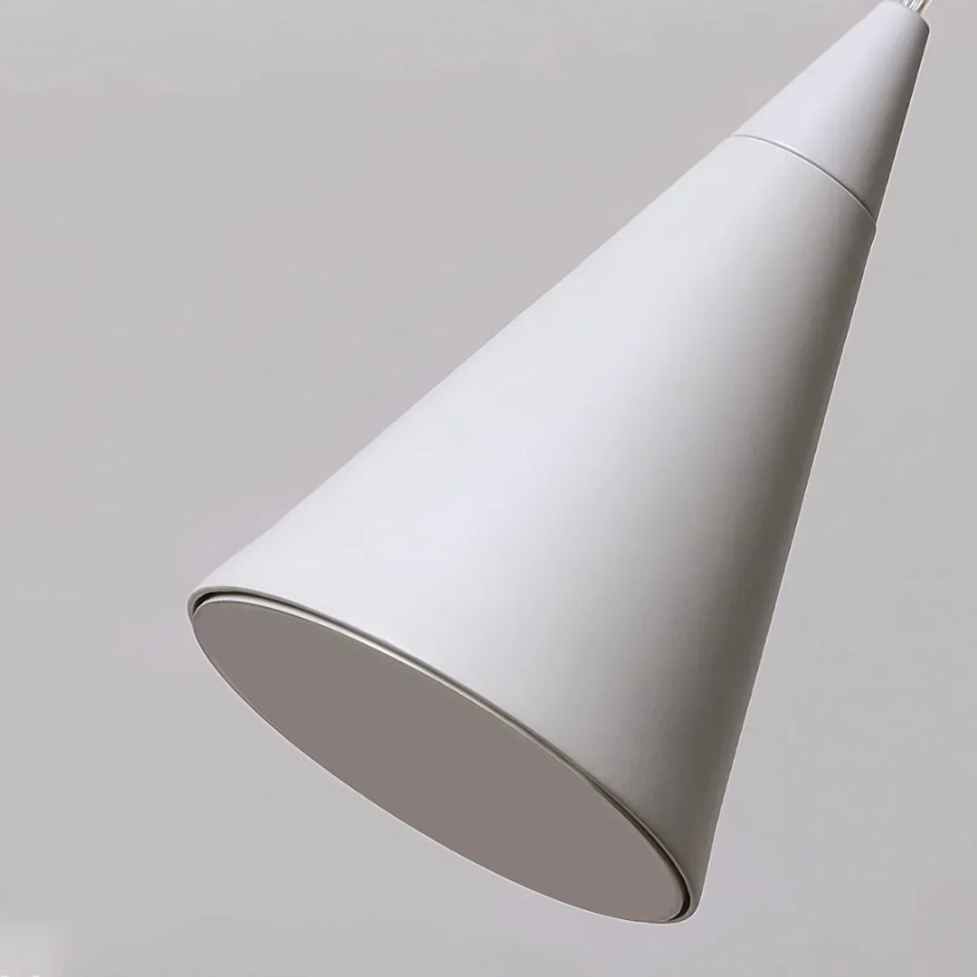 Minimalistyczna stożkowa lampa podłogowa – widok produktu 17 | Nuvira Home