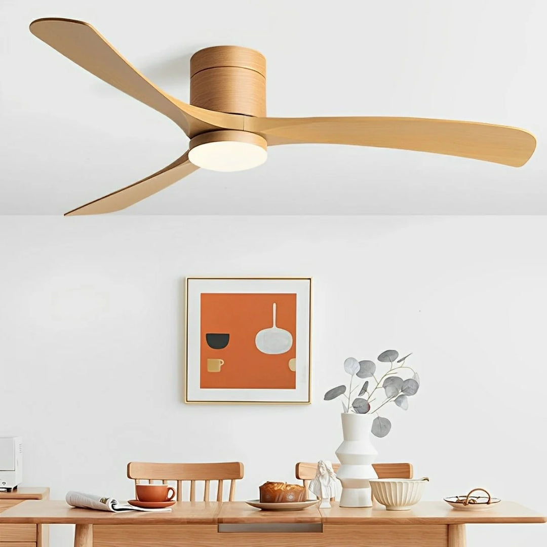 Minimalistyczny sufitowy wentylator z lampą LED – widok produktu 1 | Nuvira Home