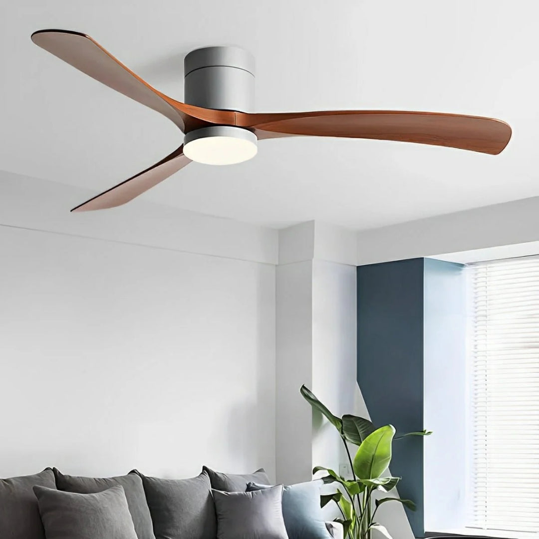 Minimalistyczny sufitowy wentylator z lampą LED – widok produktu 3 | Nuvira Home