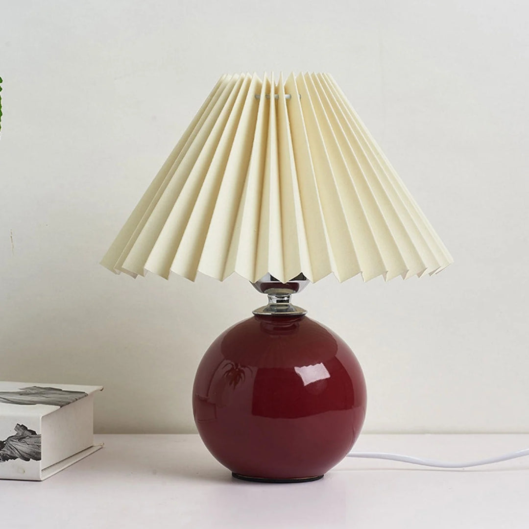 Nordycka ceramiczna plisowana lampka stołowa – widok produktu 39 | Nuvira Home