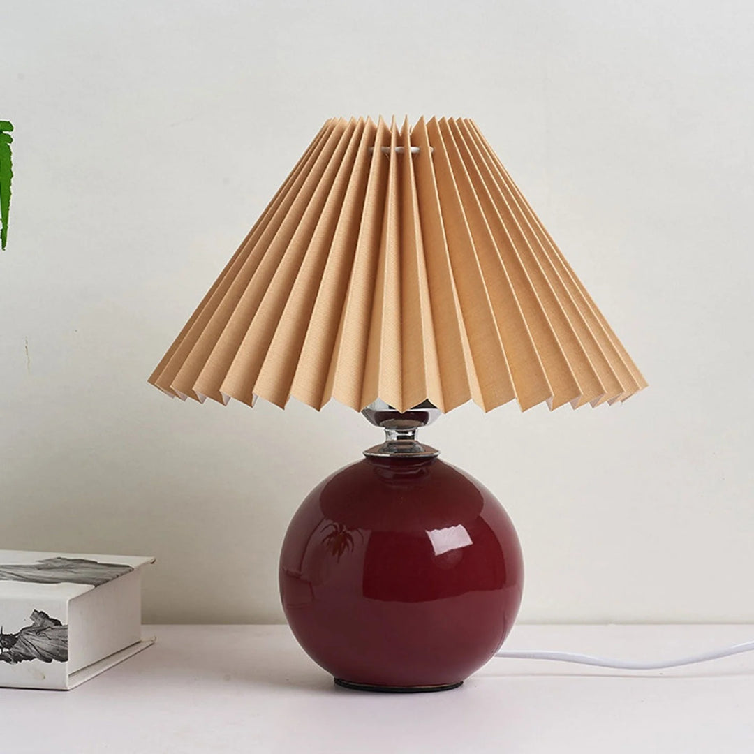 Nordycka ceramiczna plisowana lampka stołowa – widok produktu 41 | Nuvira Home