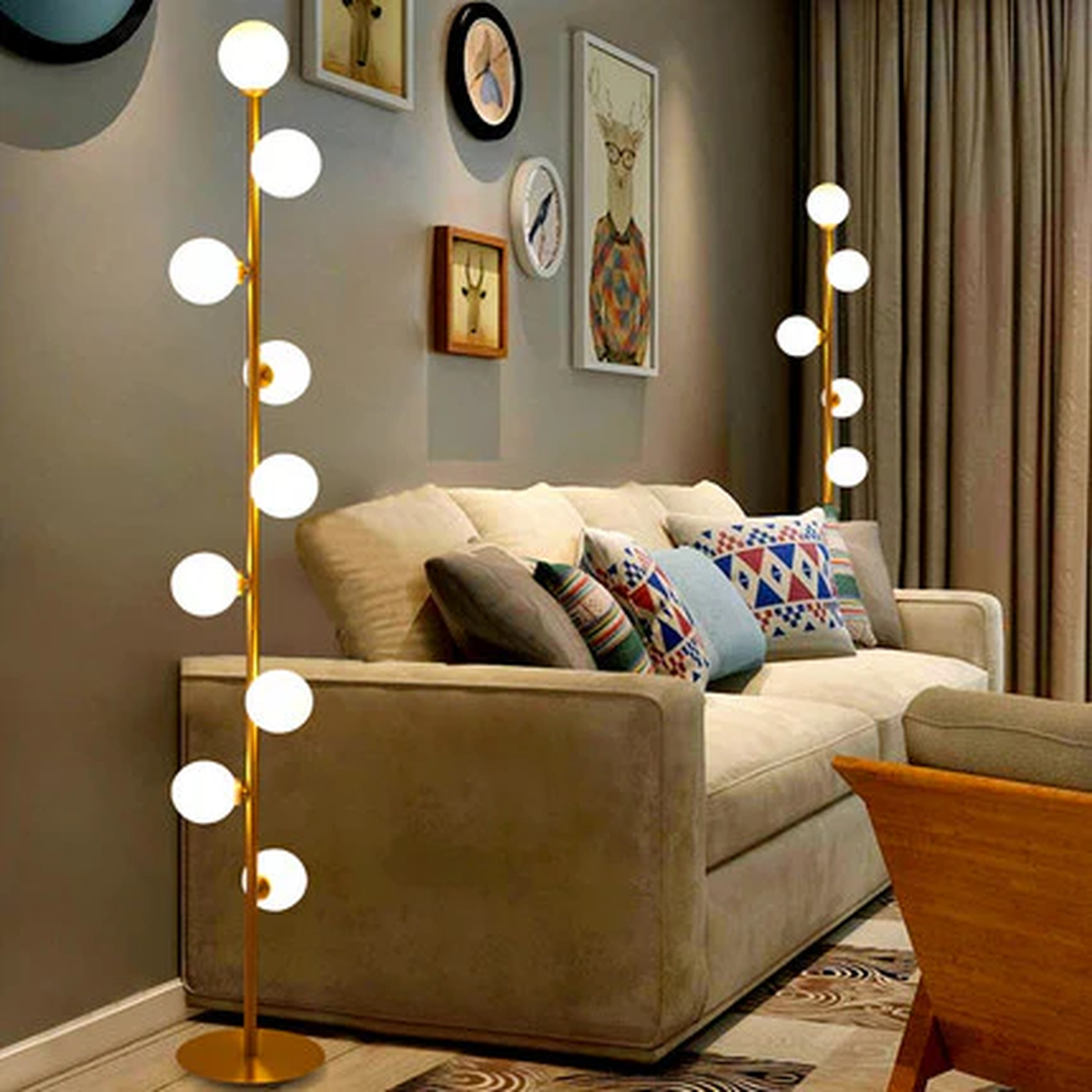 Nordycka Podłogowa Lampa Ze Szklaną Kulą – widok produktu 8 | Nuvira Home