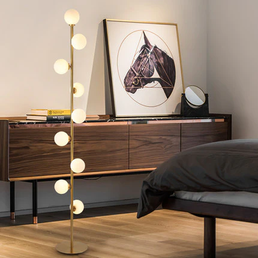 Nordycka Podłogowa Lampa Ze Szklaną Kulą – widok produktu 13 | Nuvira Home