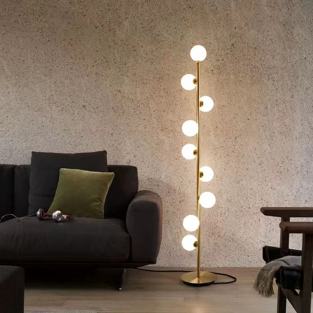 Nordycka Podłogowa Lampa Ze Szklaną Kulą – widok produktu 17 | Nuvira Home