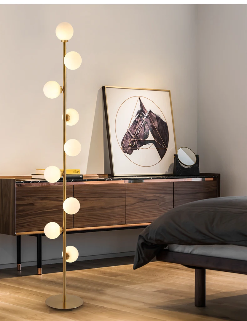 Nordycka Podłogowa Lampa Ze Szklaną Kulą – widok produktu 25 | Nuvira Home