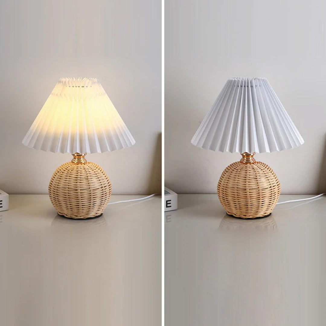 Nordycka rattanowa plisowana lampka stołowa – widok produktu 24 | Nuvira Home