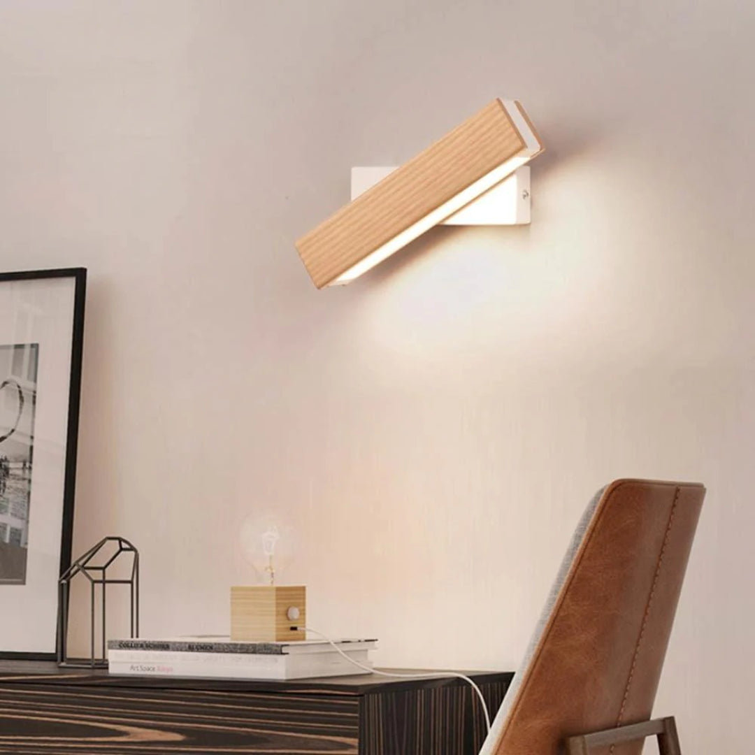 Nowoczesna drewniana obrotowa lampa ścienna – widok produktu 2 | Nuvira Home