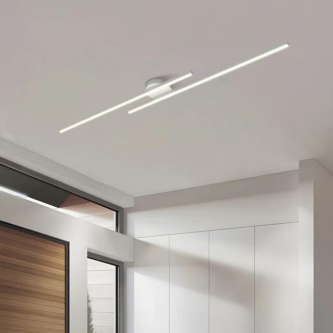 Nowoczesna Podłużna Lampa Sufitowa z Aluminium z Oświetleniem LED – widok produktu 1 | Nuvira Home