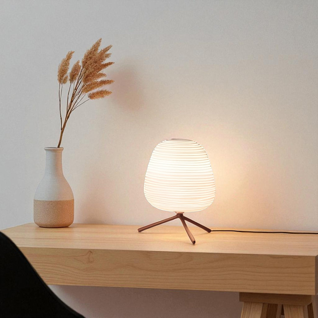 Nowoczesna szklana lampa stołowa – Miękkie światło – widok produktu 12 | Nuvira Home