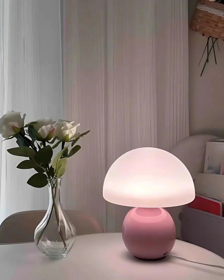 Okrągła ceramiczna lampa stołowa z wykończeniem szklanym – widok produktu 5 | Nuvira Home