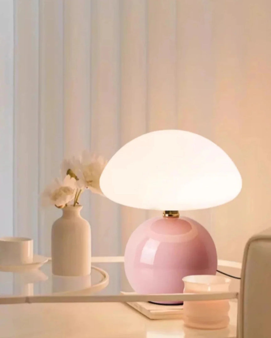 Okrągła ceramiczna lampa stołowa z wykończeniem szklanym – widok produktu 7 | Nuvira Home