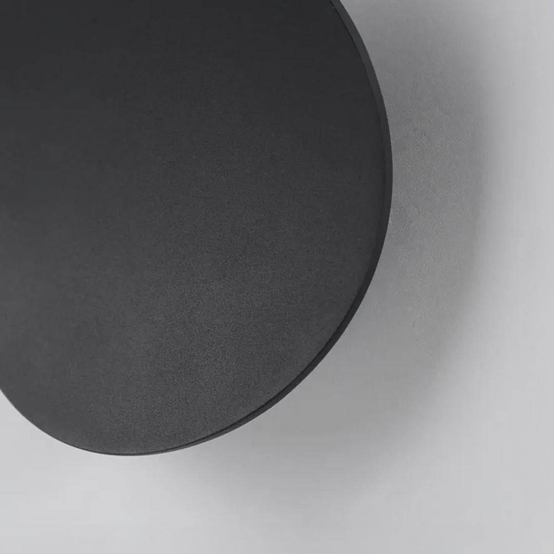 Okrągła Metalowa Lampa Ścienna – widok produktu 12 | Nuvira Home