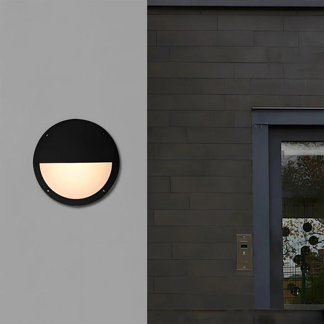 Okrągła zewnętrzna lampa ścienna LED – widok produktu 3 | Nuvira Home