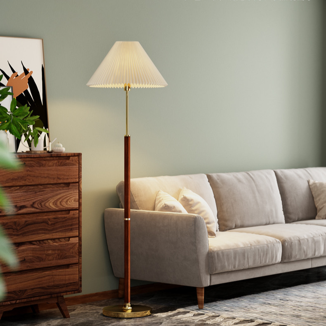 Plisowana Lampa Podłogowa Z Papieru Ryżowego Ze Smukłym Stojakiem – widok produktu 11 | Nuvira Home