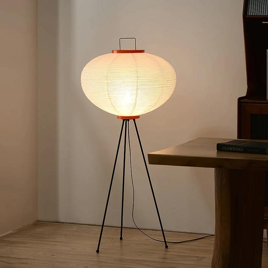 Podłogowa Lampa Z Papieru Ryżowego Na Trójnogu – widok produktu 1 | Nuvira Home