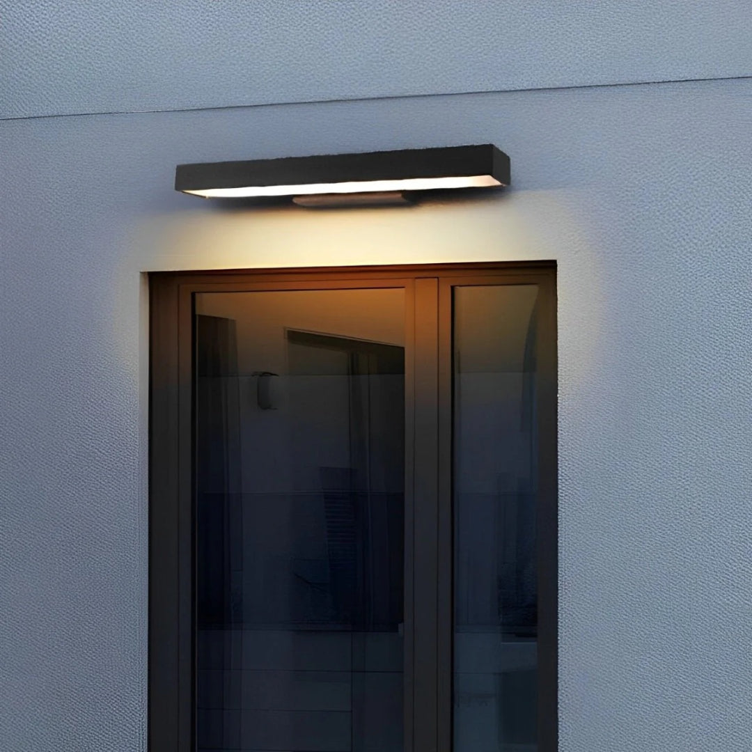 Prostokątna lampa ścienna z czujnikiem ruchu – widok produktu 5 | Nuvira Home