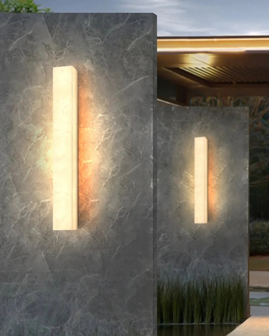 Prostokątna lampa ścienna z naturalnego kamienia do montażu na ścianie – widok produktu 10 | Nuvira Home