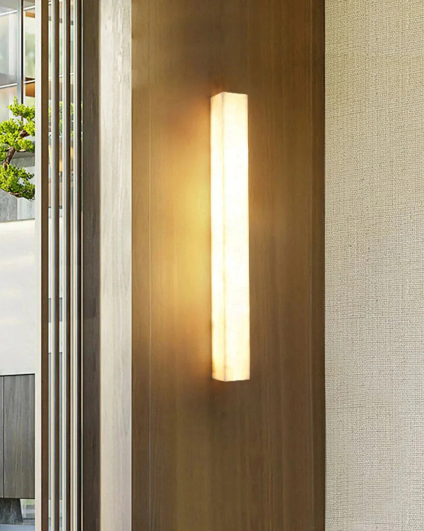 Prostokątna lampa ścienna z naturalnego kamienia do montażu na ścianie – widok produktu 18 | Nuvira Home