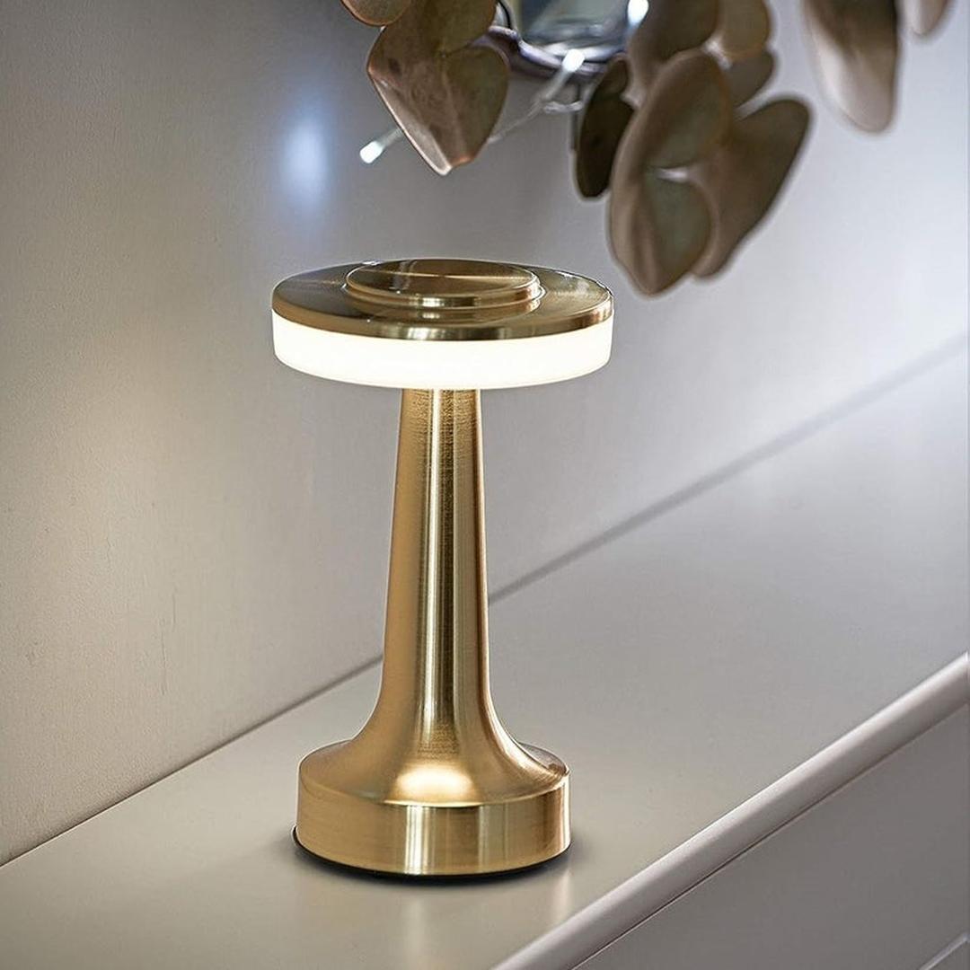 Przenośna Bezprzewodowa Metalowa Lampa Stołowa Z Akumulatorem – widok produktu 2 | Nuvira Home