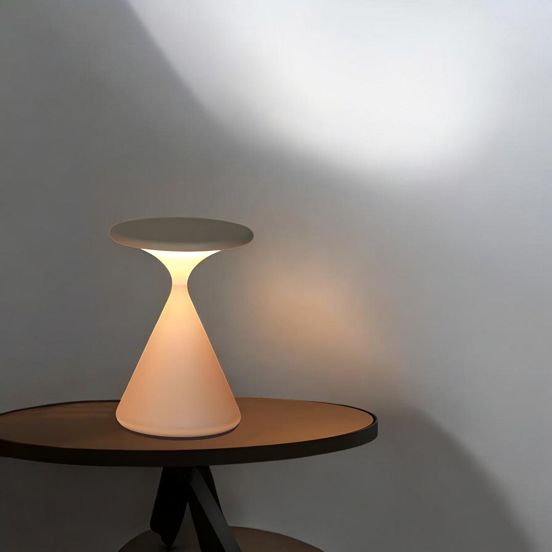 Przenośna Lampa Stołowa W Kształcie Klepsydry – Bezprzewodowa – widok produktu 7 | Nuvira Home