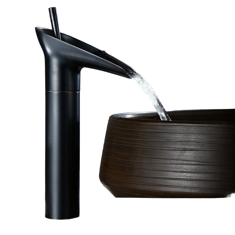Retro Bateria Umywalkowa z Kaskadą – widok produktu 6 | Nuvira Home