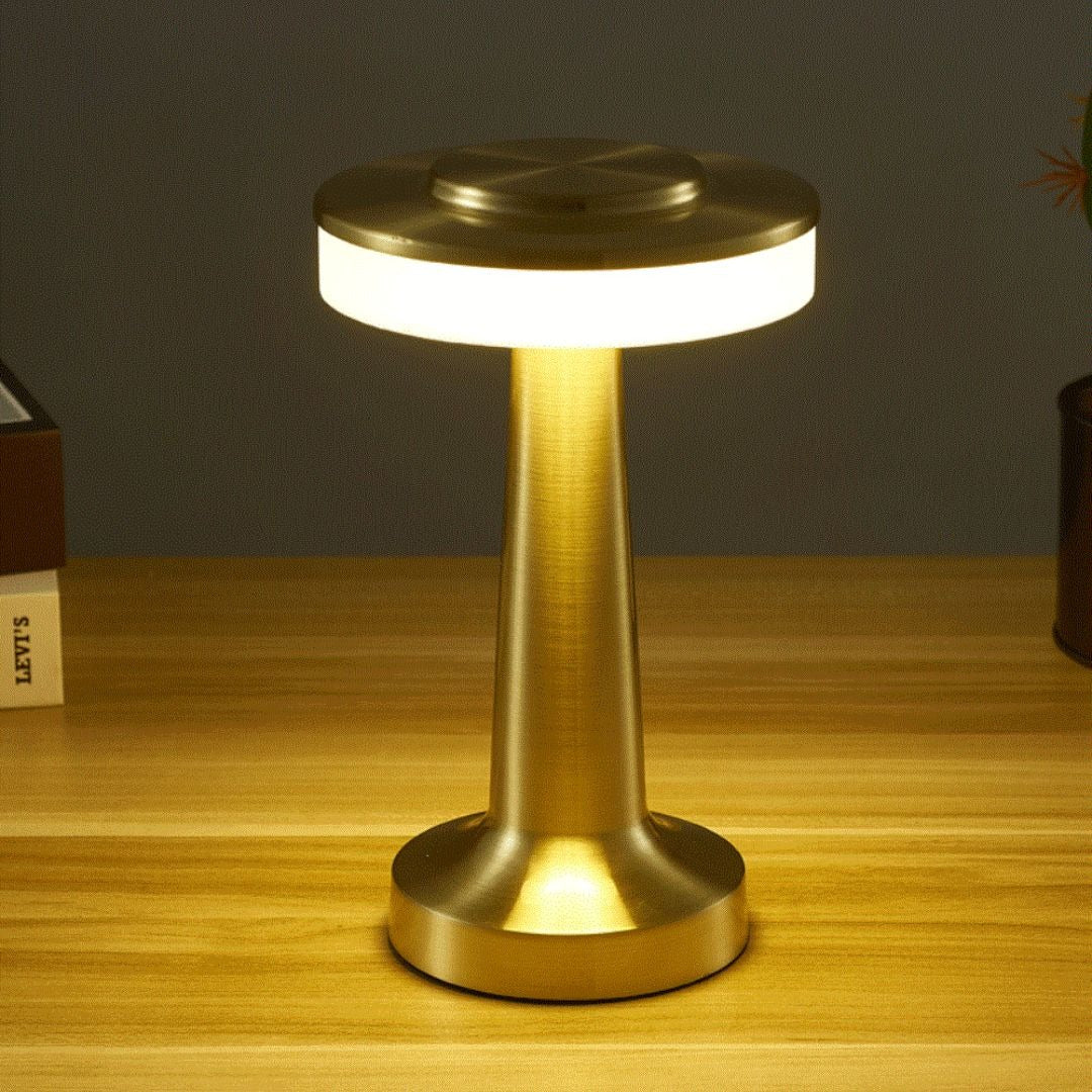 Retro okrągła metalowa lampa stołowa – widok produktu 4 | Nuvira Home