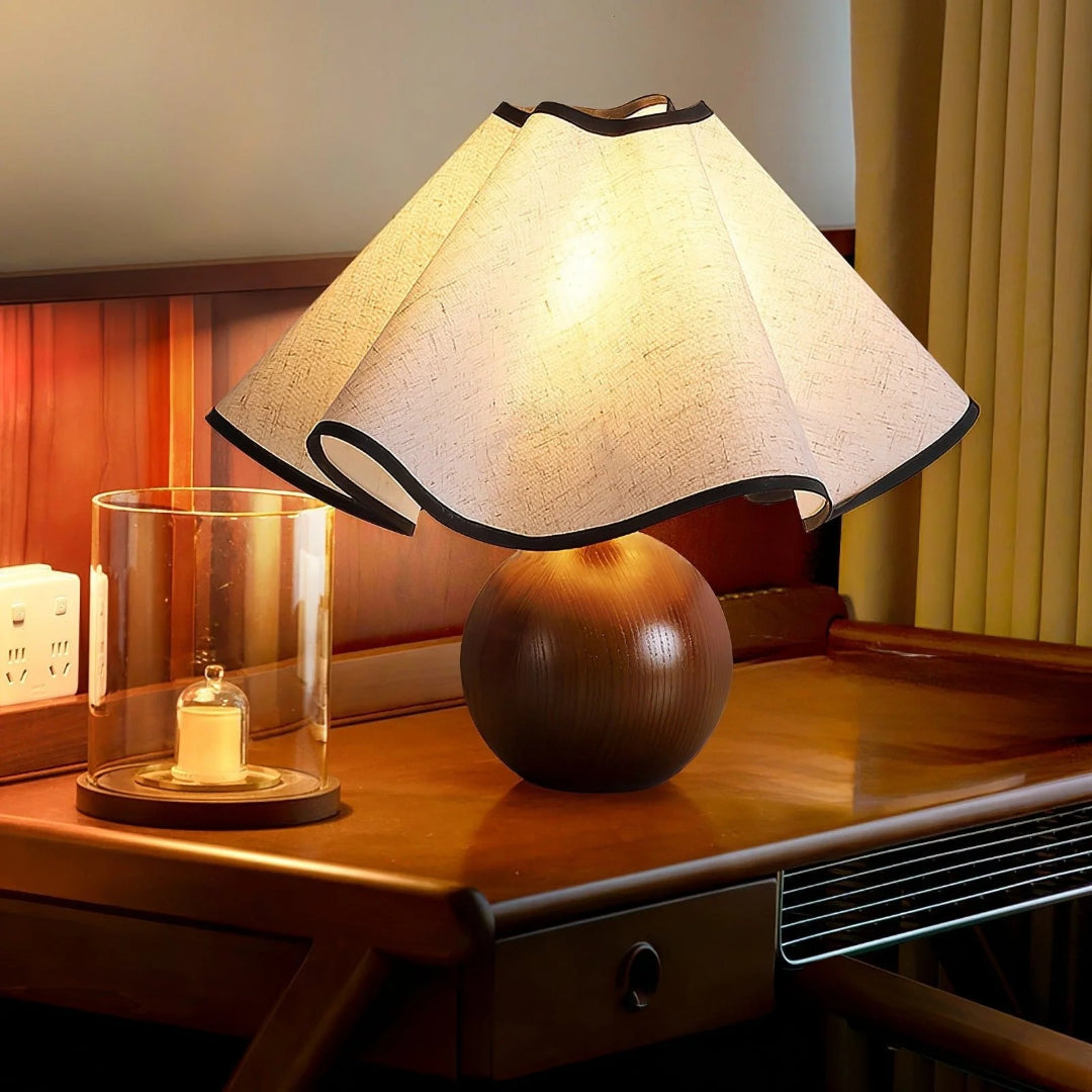 Rzeźbiarska lampa stołowa Wave – widok produktu 5 | Nuvira Home