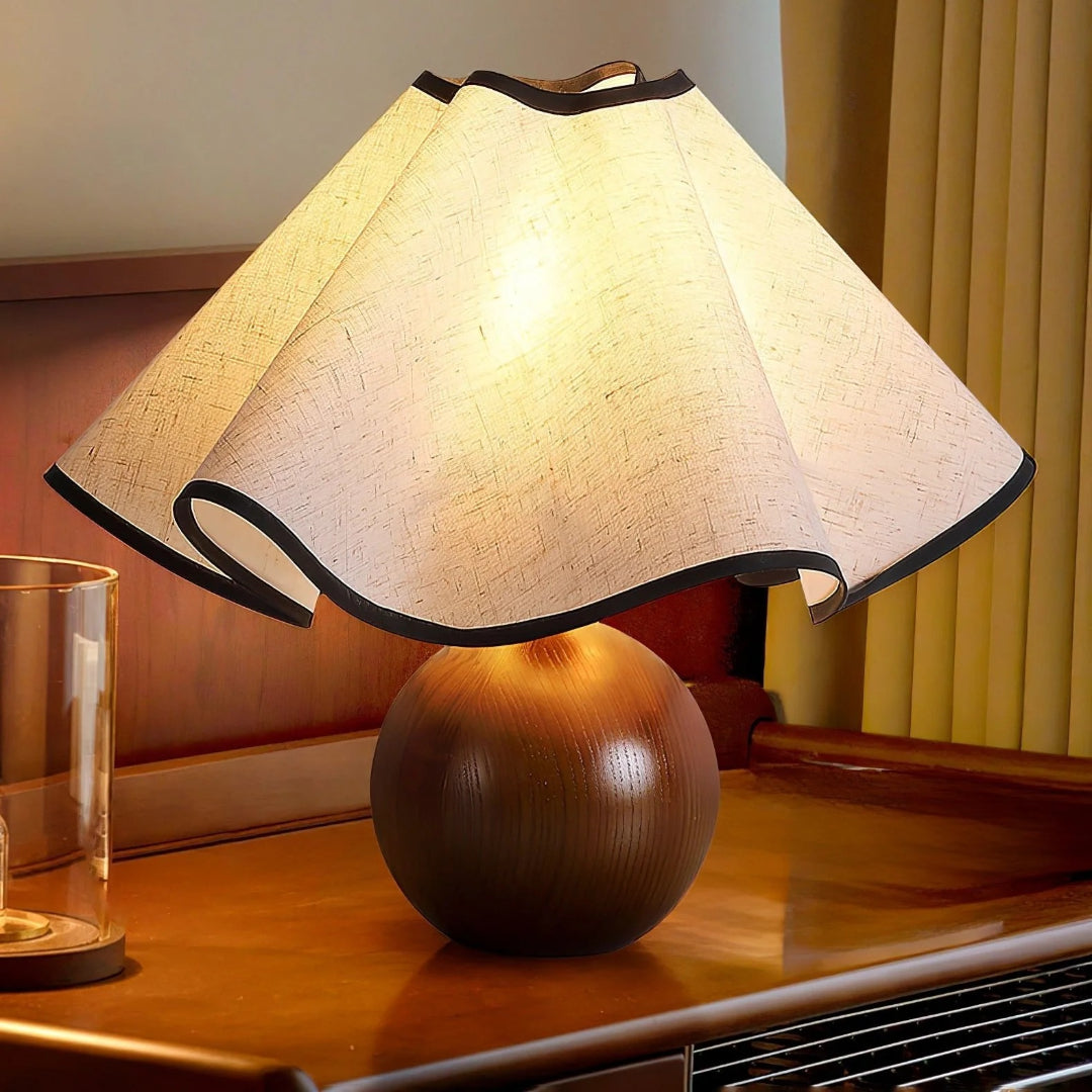 Rzeźbiarska lampa stołowa Wave – widok produktu 11 | Nuvira Home
