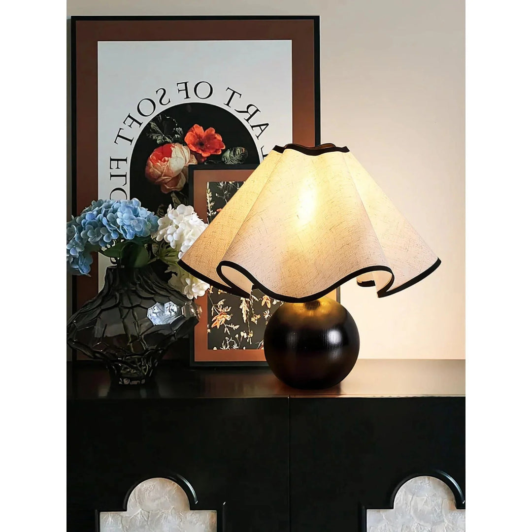 Rzeźbiarska lampa stołowa Wave – widok produktu 14 | Nuvira Home