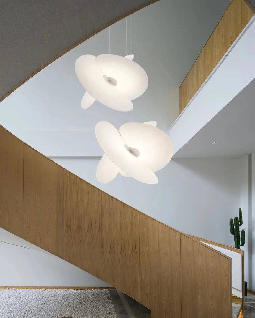 Rzeźbiarska lampa wisząca z tkaniny w nowoczesnym stylu – widok produktu 7 | Nuvira Home