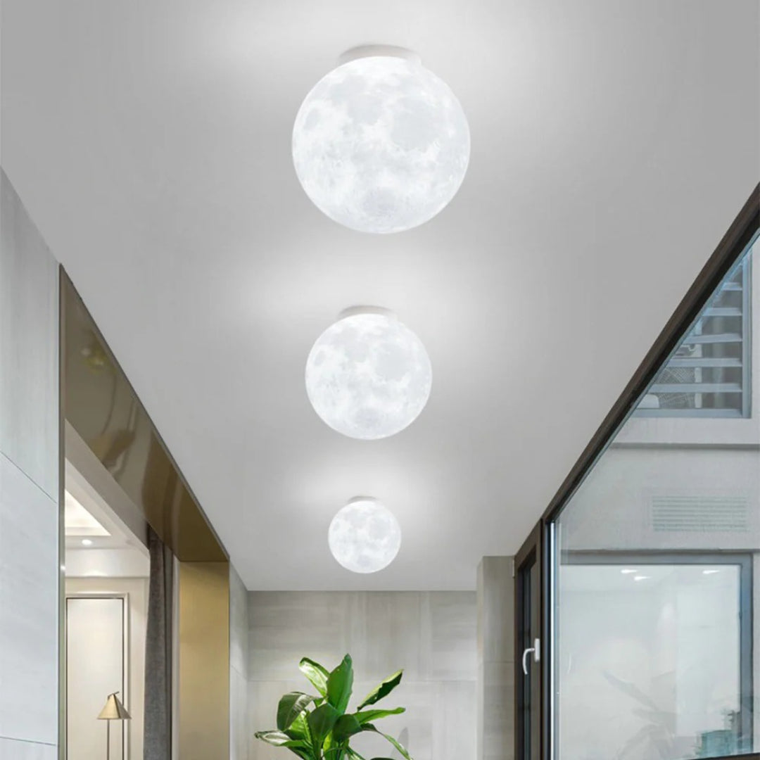 Rzeźbiarska sufitowa lampa Moon – widok produktu 6 | Nuvira Home