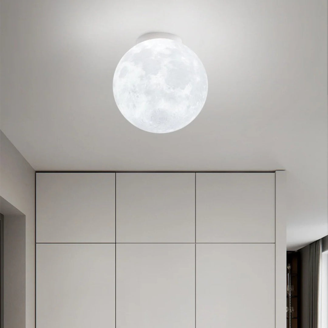 Rzeźbiarska sufitowa lampa Moon – widok produktu 10 | Nuvira Home