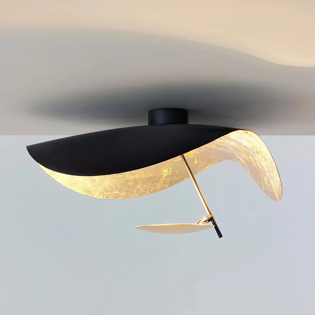 Rzeźbiarska sufitowa lampa o zakrzywionej formie – widok produktu 13 | Nuvira Home