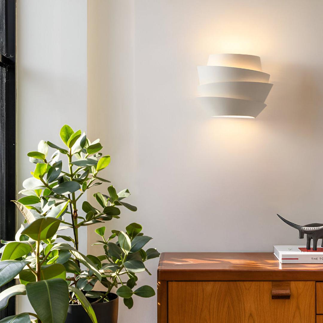 Skandynawska Lampa Ścienna – Nowoczesny Design – widok produktu 2 | Nuvira Home