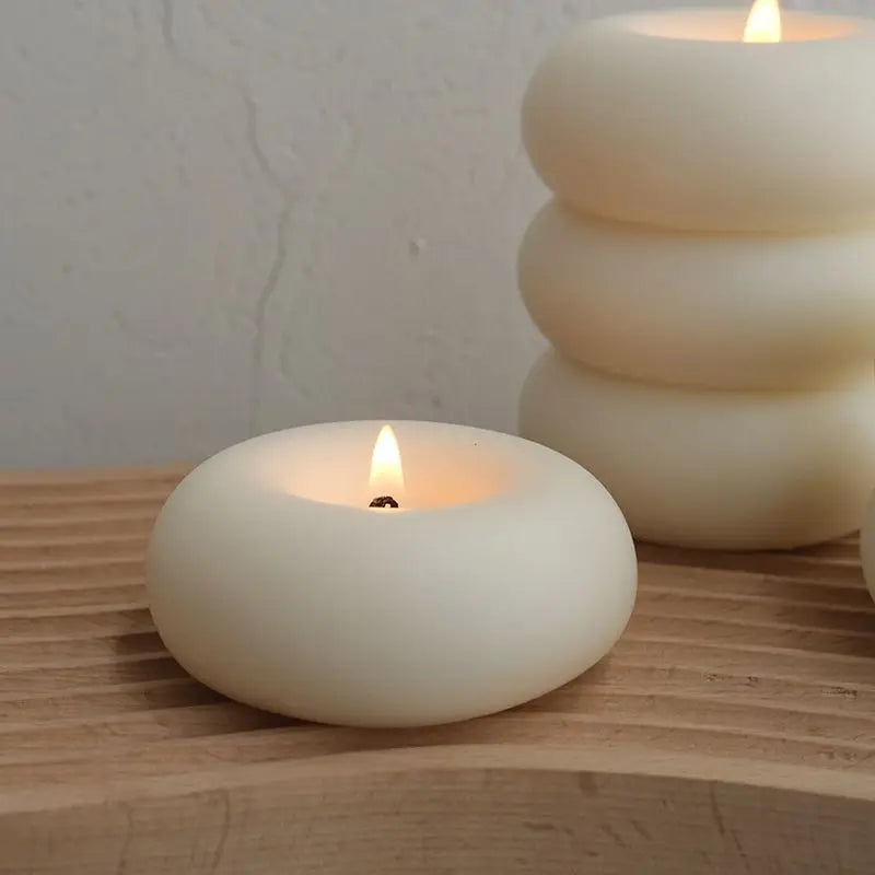 Świeca Zapachowa Sojowa w Kształcie Donuta – widok produktu 5 | Nuvira Home