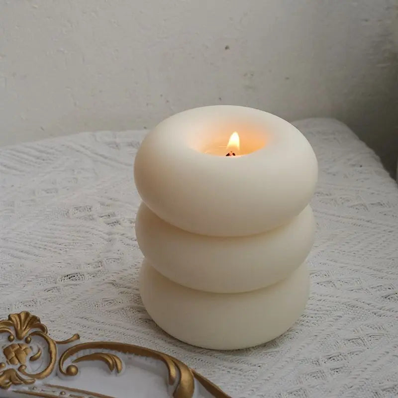 Świeca Zapachowa Sojowa w Kształcie Donuta – widok produktu 7 | Nuvira Home