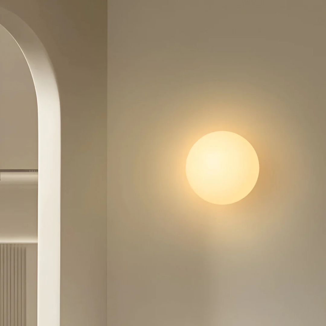 Szklana Lampa Ścienna – Nowoczesny Design z Eleganckim Wykończeniem – widok produktu 4 | Nuvira Home