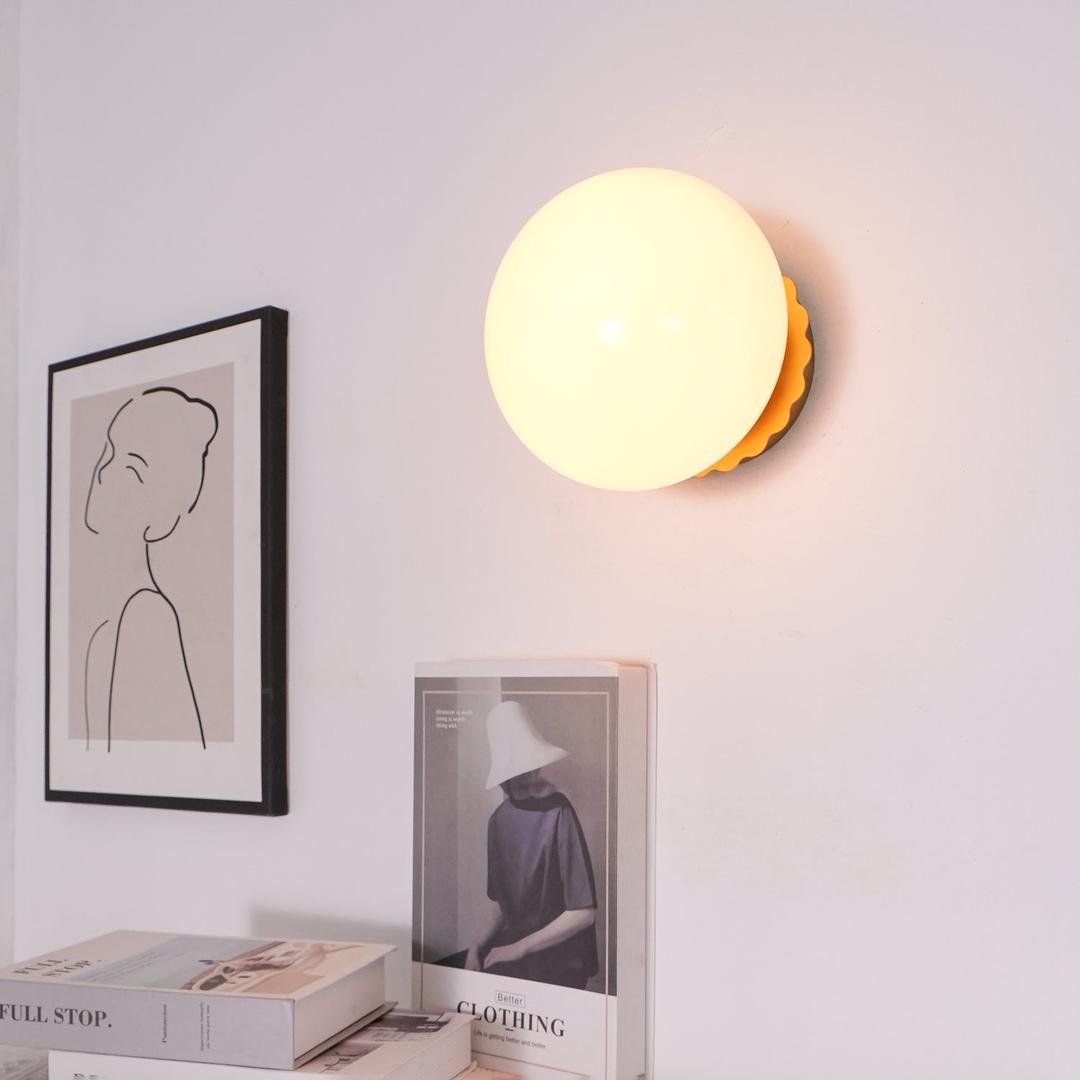Szklana Lampa Ścienna W Kształcie Kuli – widok produktu 4 | Nuvira Home