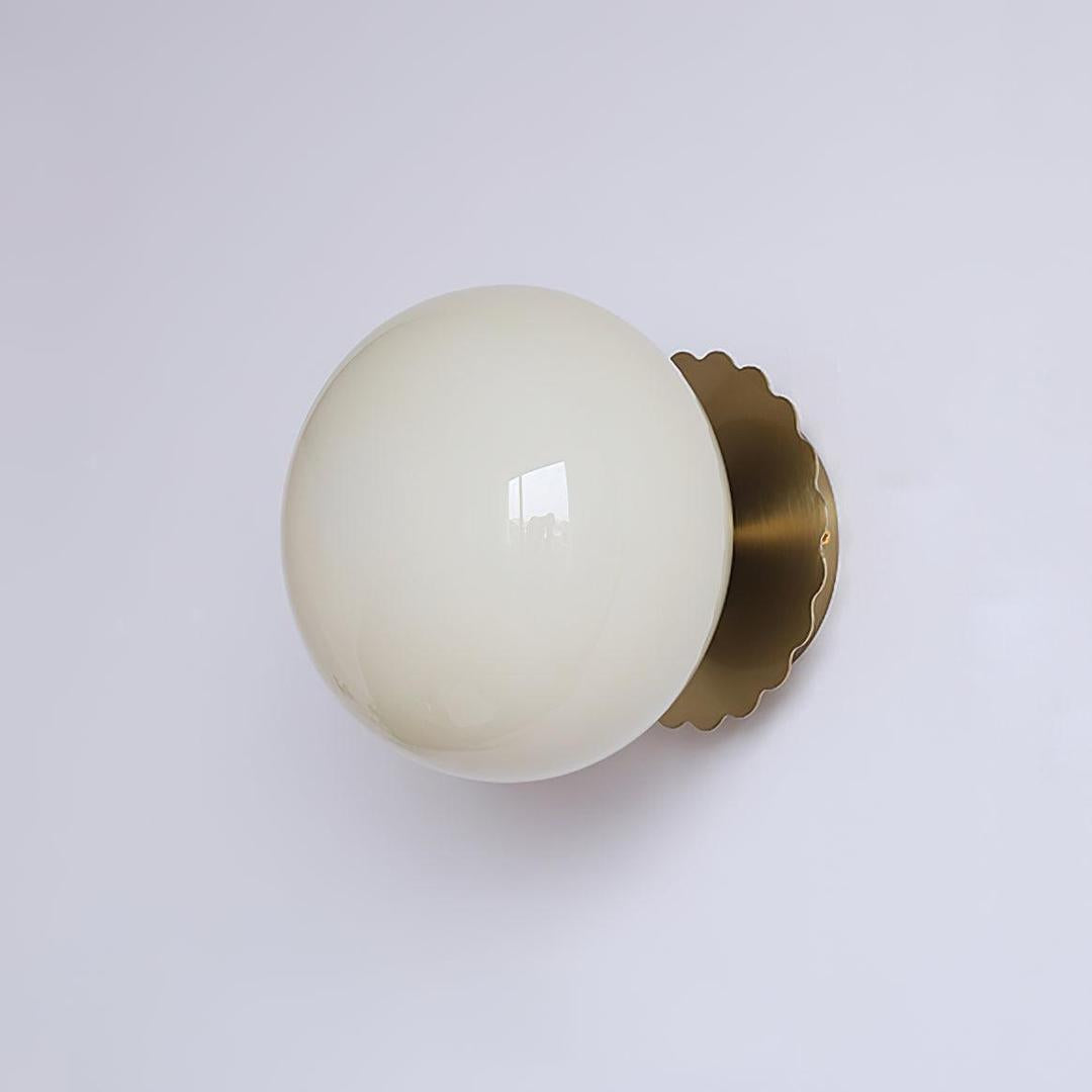 Szklana Lampa Ścienna W Kształcie Kuli – widok produktu 8 | Nuvira Home