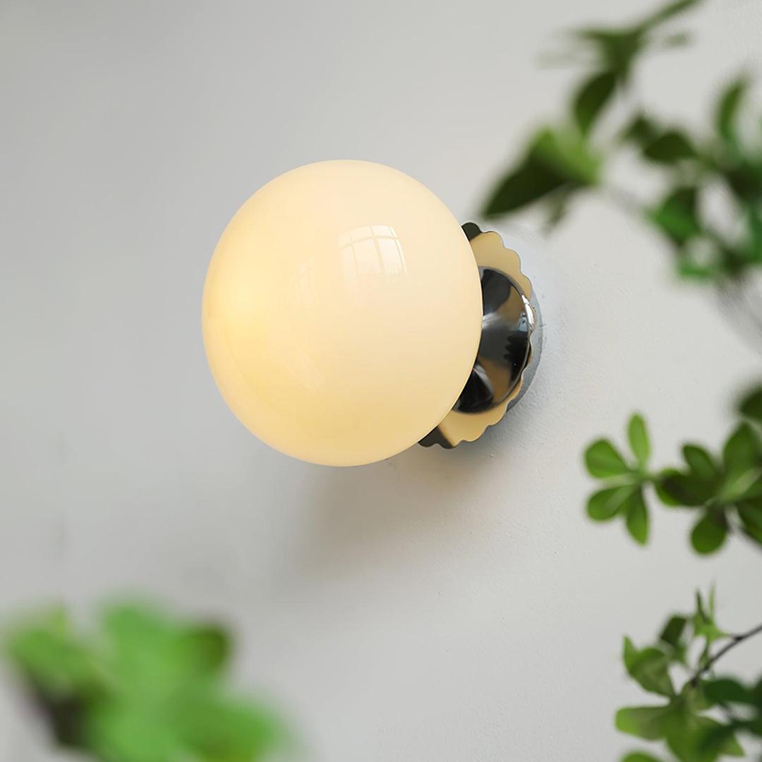 Szklana Lampa Ścienna W Kształcie Kuli – widok produktu 14 | Nuvira Home