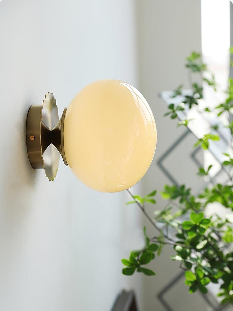 Szklana Lampa Ścienna W Kształcie Kuli – widok produktu 19 | Nuvira Home