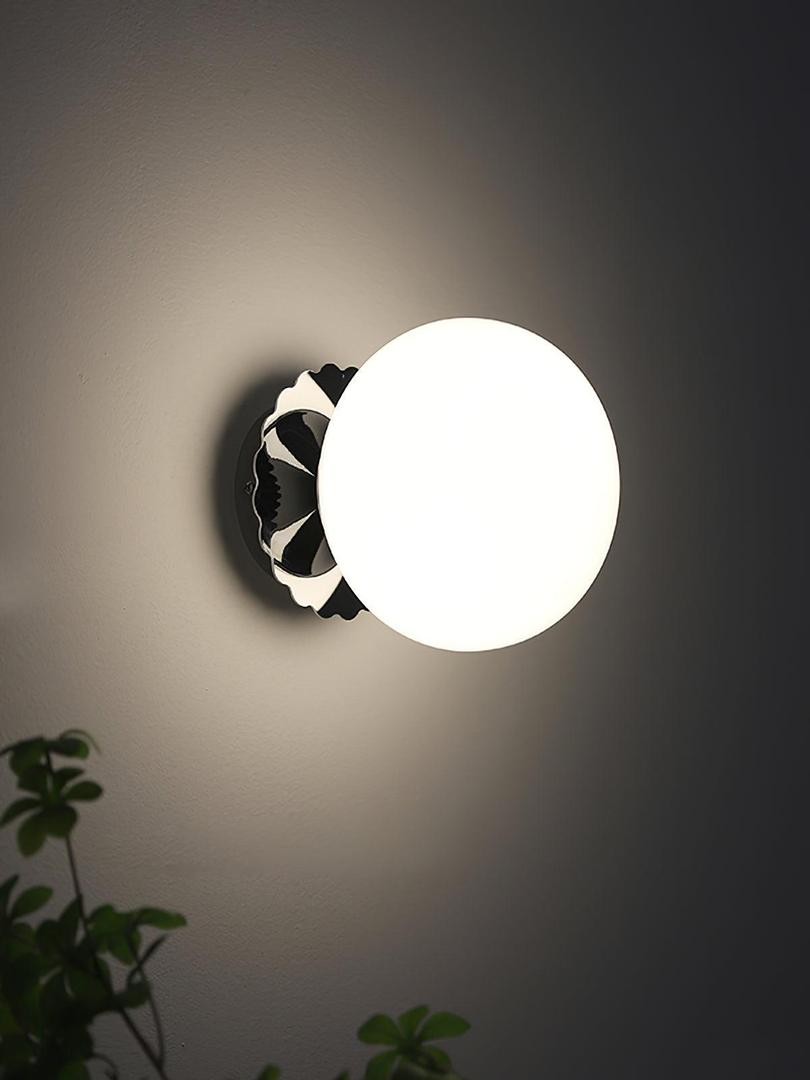 Szklana Lampa Ścienna W Kształcie Kuli – widok produktu 32 | Nuvira Home