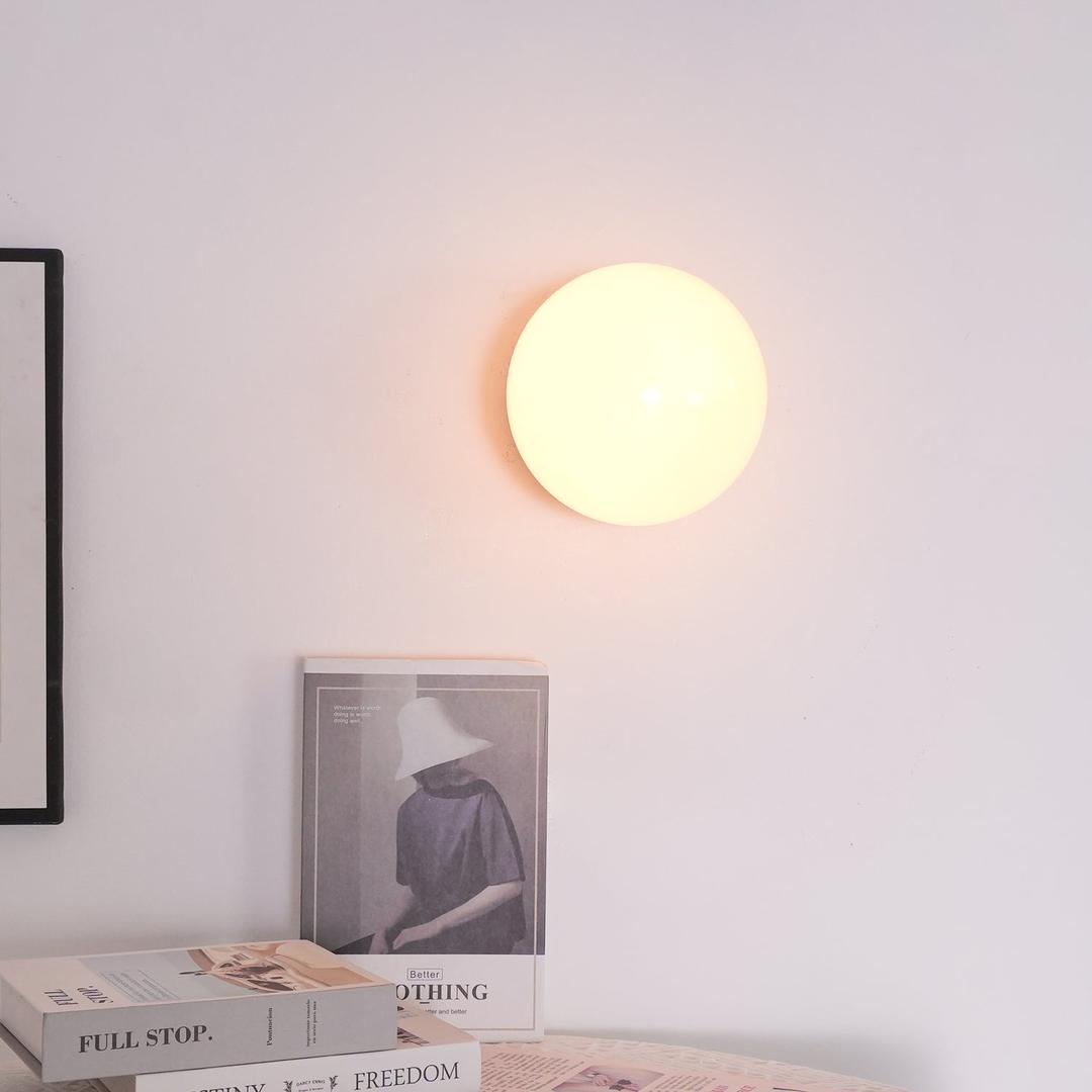 Szklana Lampa Ścienna W Kształcie Kuli – widok produktu 45 | Nuvira Home