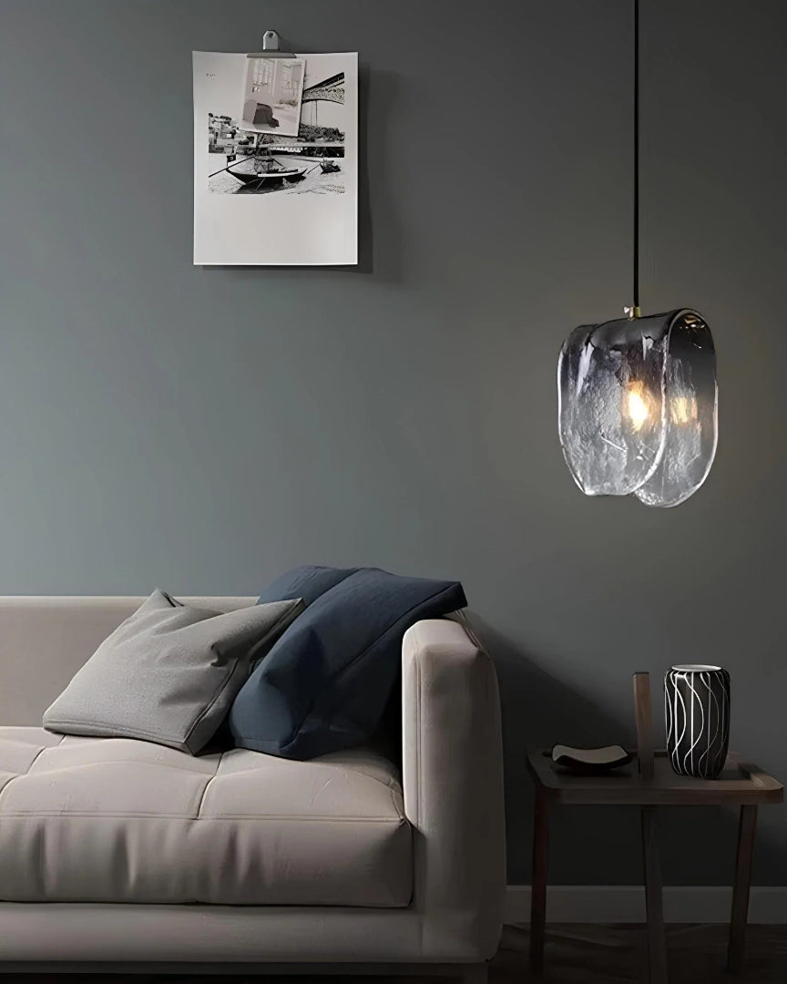 Szklana lampa wisząca w nowoczesnym designie – widok produktu 4 | Nuvira Home