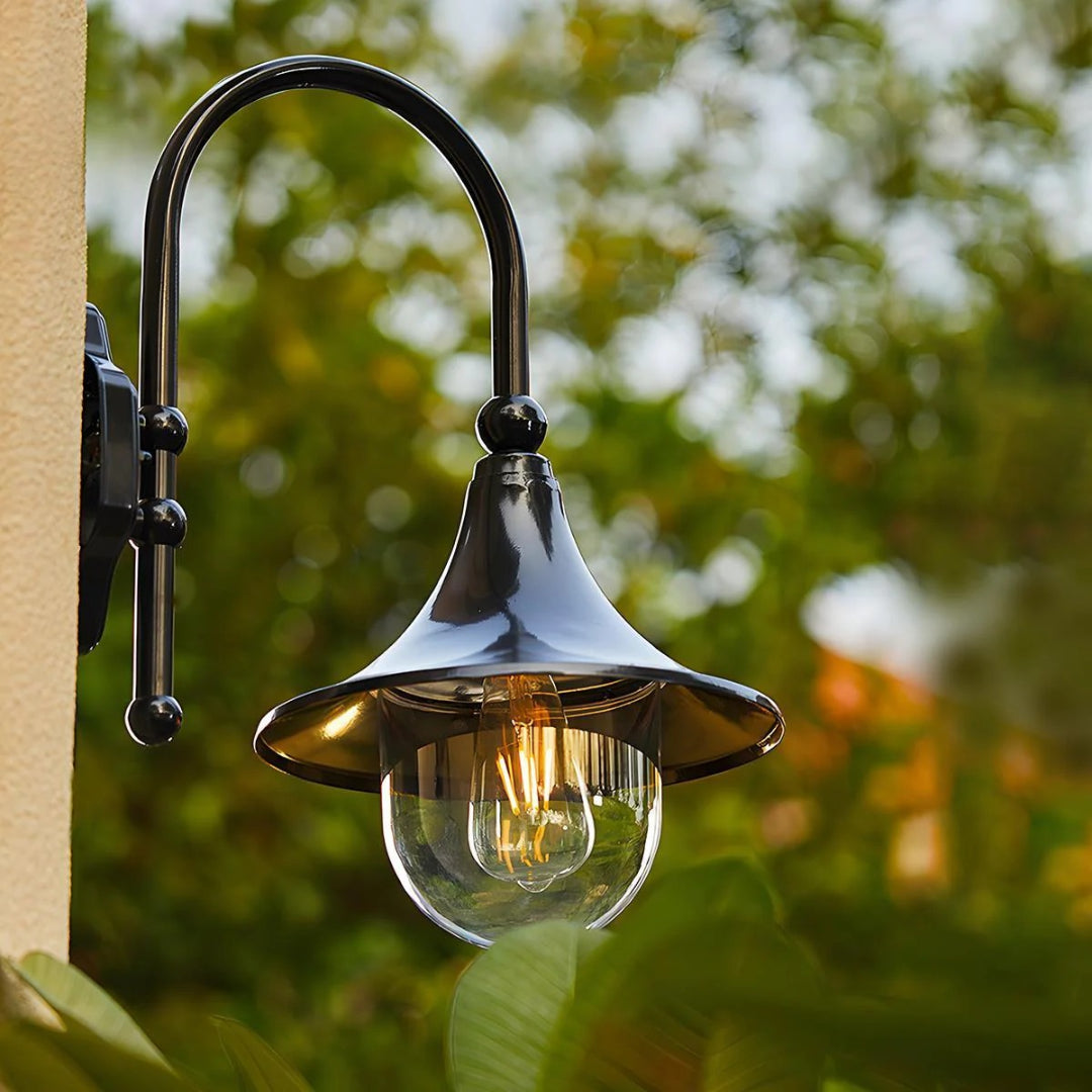 Vintage metalowa zewnętrzna lampa ścienna – widok produktu 5 | Nuvira Home
