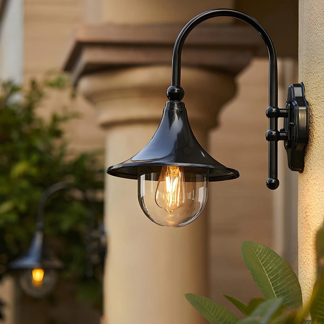 Vintage metalowa zewnętrzna lampa ścienna – widok produktu 9 | Nuvira Home