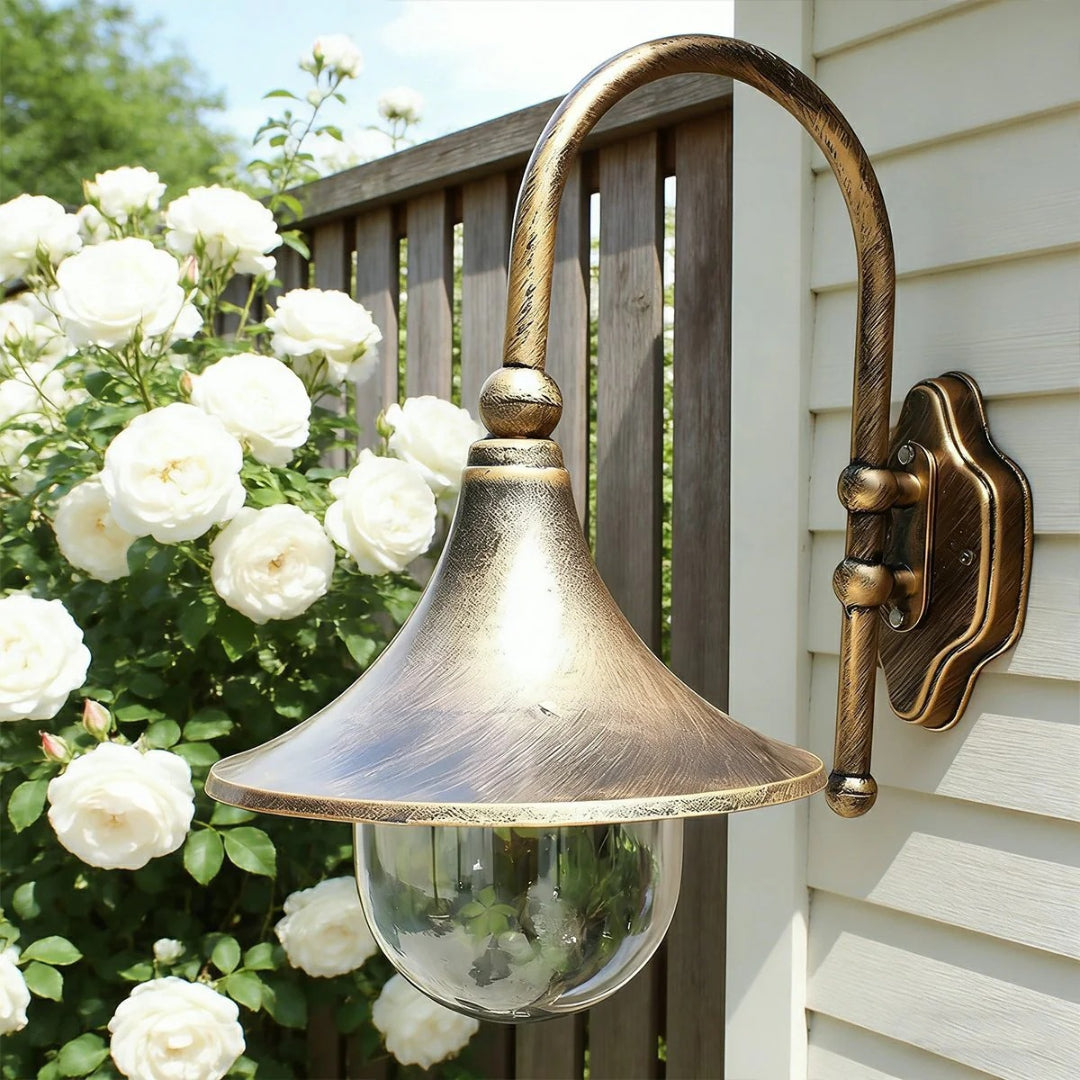 Vintage metalowa zewnętrzna lampa ścienna – widok produktu 10 | Nuvira Home