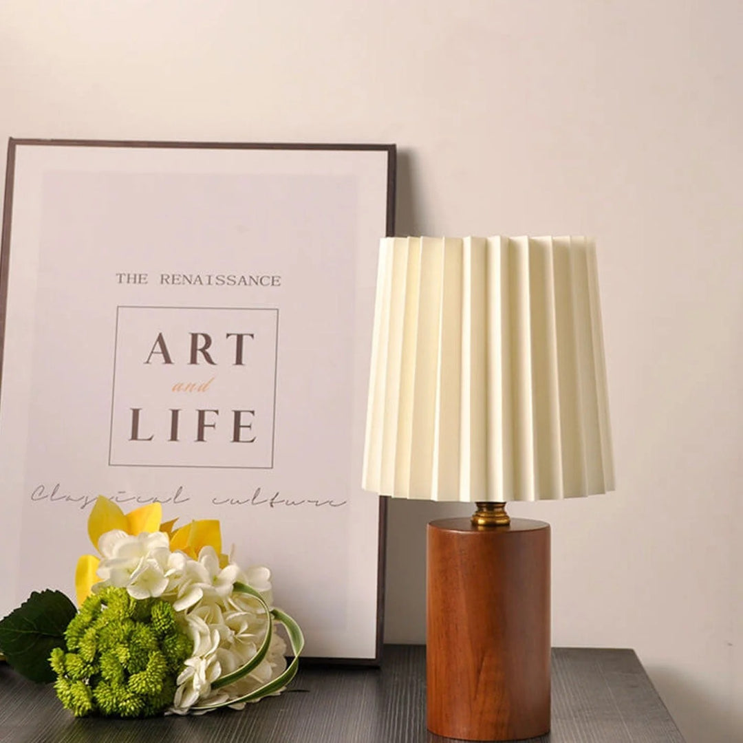 Vintage plisowana lampka stołowa z tkaniny – widok produktu 2 | Nuvira Home