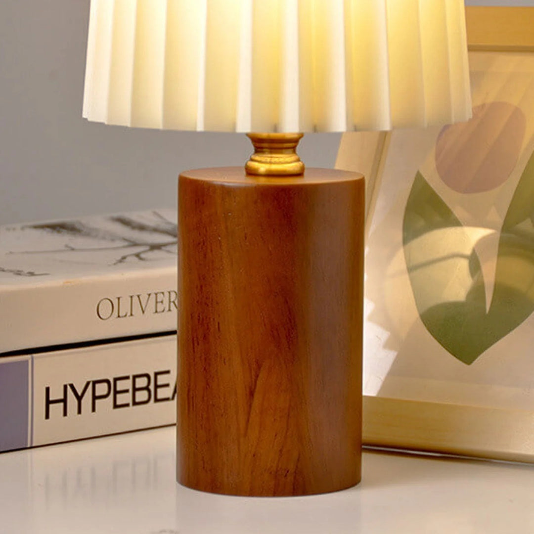 Vintage plisowana lampka stołowa z tkaniny – widok produktu 4 | Nuvira Home